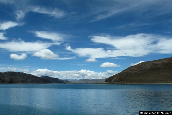 Lake Yamdrok (4440m)